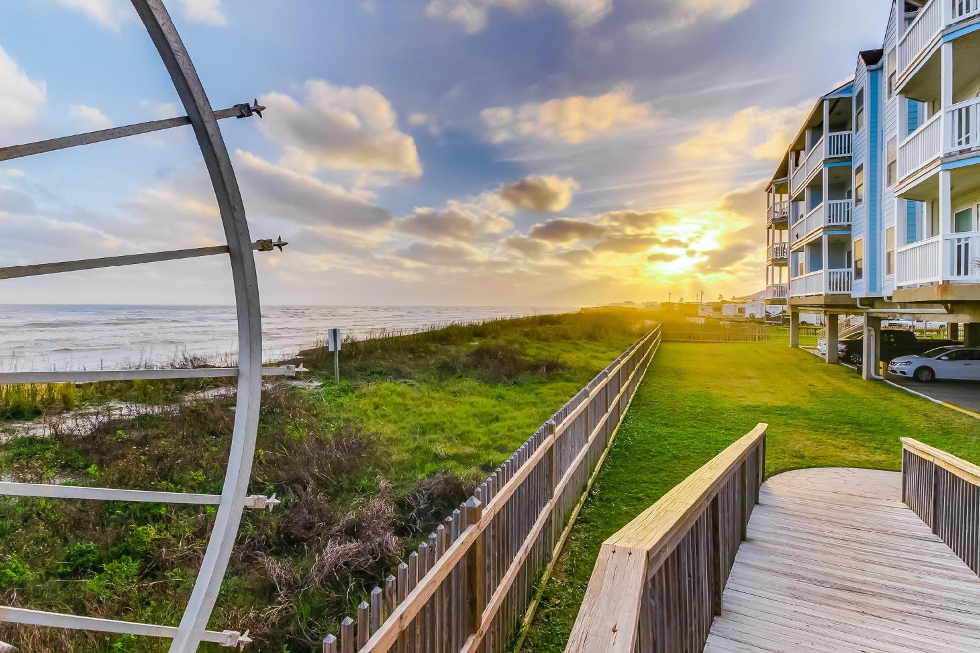 Seascape Condos Galveston Room photo